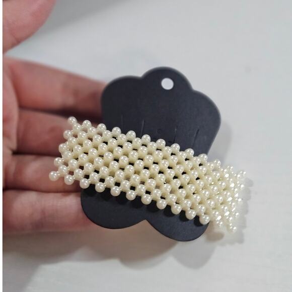 Contemporary Preppy White Faux Pearl Geometric Rectangle Hair Clip Barette - Picture 3 of 7